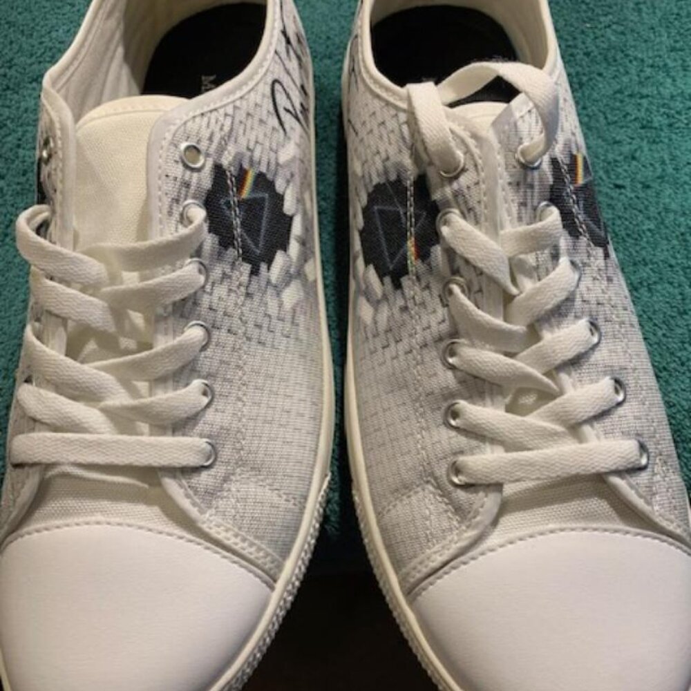 BRAND NEW VINTAGE PINK FLOYD  TENNIS SHOES , NEVER WORN SIZE 8.5  TAKE A LOOK!